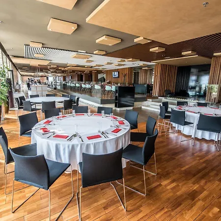 优思明科希策酒店 酒店 4*